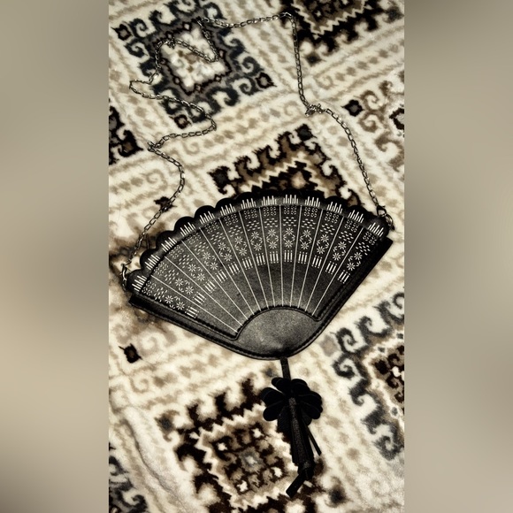 ❌(stolen) Black Crossbody chain purse - Picture 1 of 3